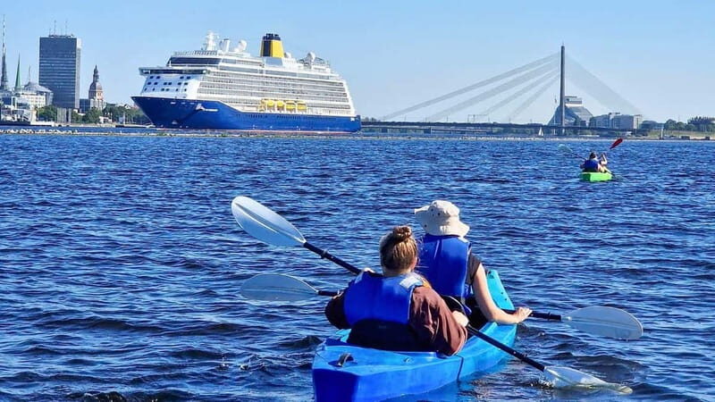 Riga: Kayak Rental in the City Center - Exploring Riga from the Water
