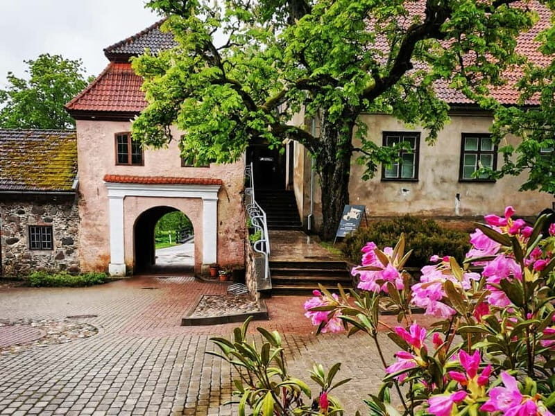 Riga: Nearby Manors and Castles Tour - FAQ