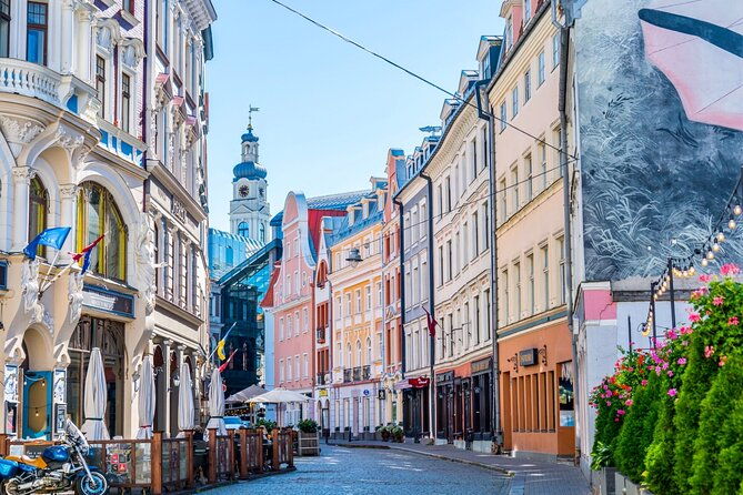riga-old-town-c-market-art-nouveau-guided-walking-tour