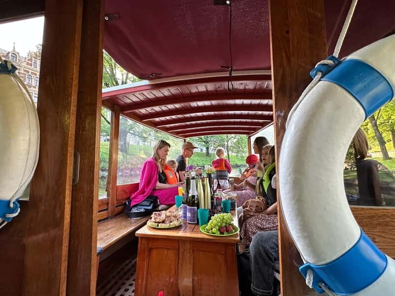 Riga: Private Boat Tour in Riga Canal and Daugava - What Visitors Say