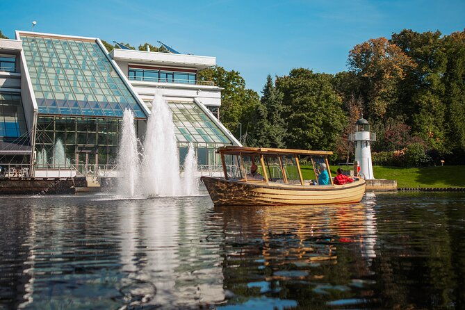 riga-sightseeing-tour-by-canal-boat