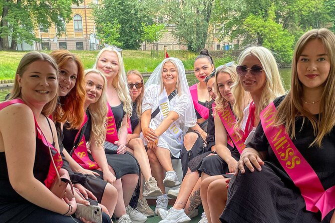 riga-sightseeing-tour-by-canal-boat