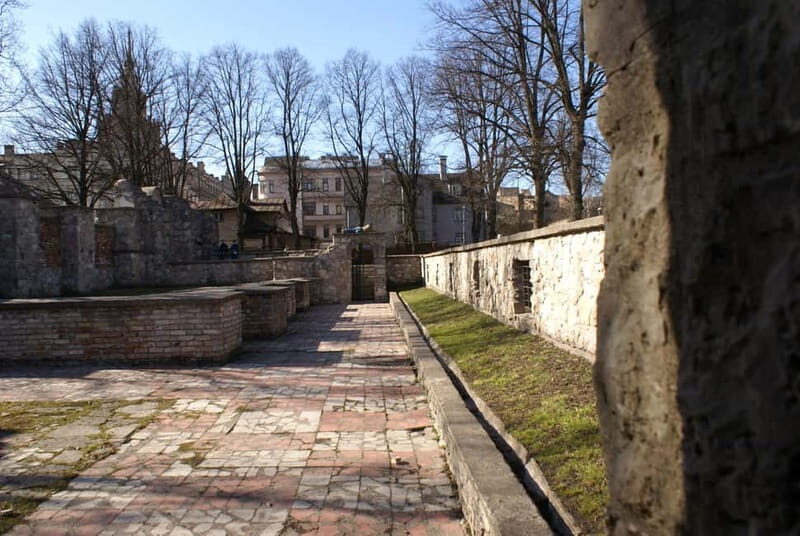 Rigas Jewish Heritage: A 2-Hour Walking Tour - Key Points  
