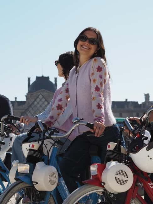Right Bank by Vintage Bike: Guided Paris Tour on a Solex - FAQs