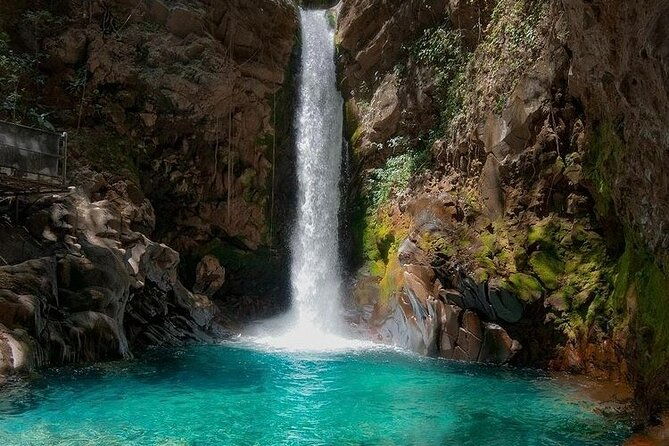 rincon-de-la-vieja-volcano-hike-hot-springs-full-day