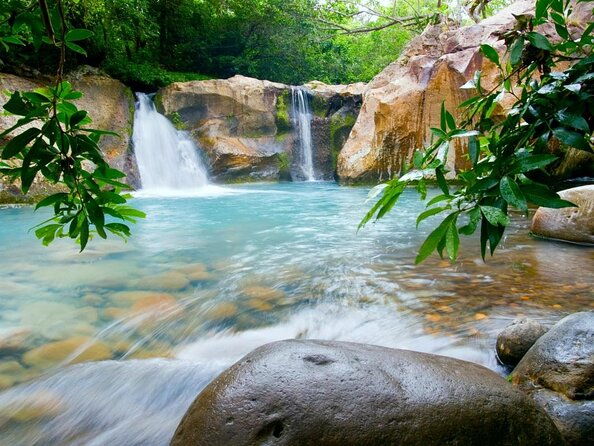 rincon-de-la-vieja-volcano-hike-oropendola-waterfall-hot-springs-lunch-combo