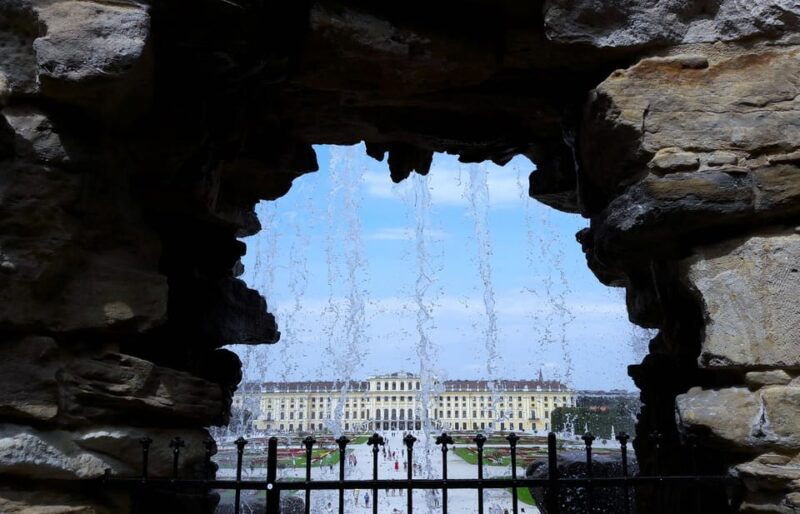 ringstrassehofburgmore-tours-by-public-transport-walking