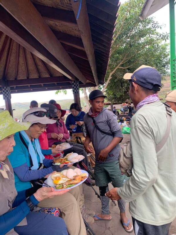 rinjani-trekking-3d-2n-summit-and-lake