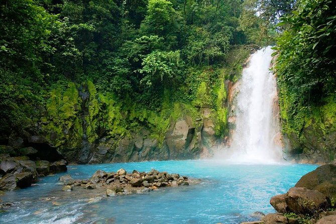 rio-celeste-and-tenorio-national-park-hike-lunch-from-la-fortuna