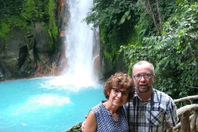 rio-celeste-tenorio-hike-sloths-sanctuary-meal