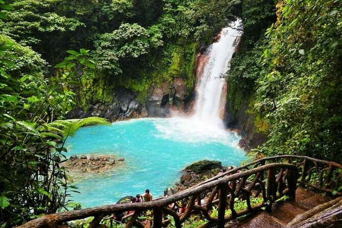 rio-celeste-tour-hiking-sloth-sanctuary-llanos-de-cortes-waterfall-private