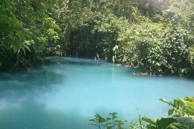 rio-celeste-waterfall-and-sloth-sactuary-full-day-tour-with-lunch