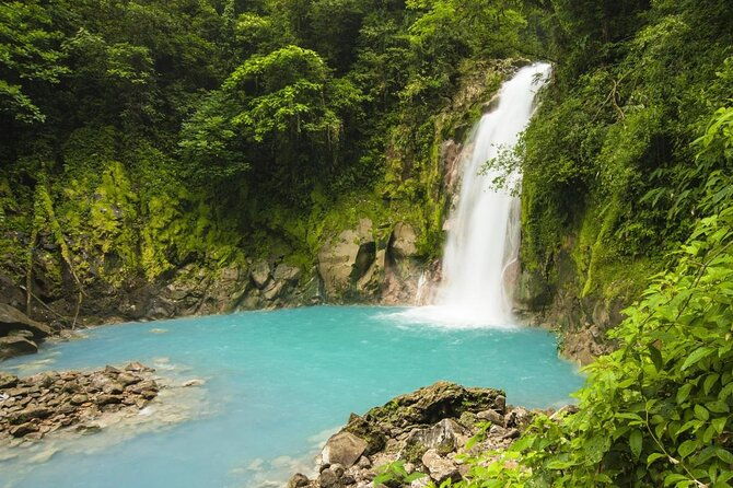 rio-celeste-waterfall-hike-from-arenal