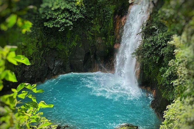 rio-celeste-waterfall-plus-sloths-and-wildlife-sanctuary