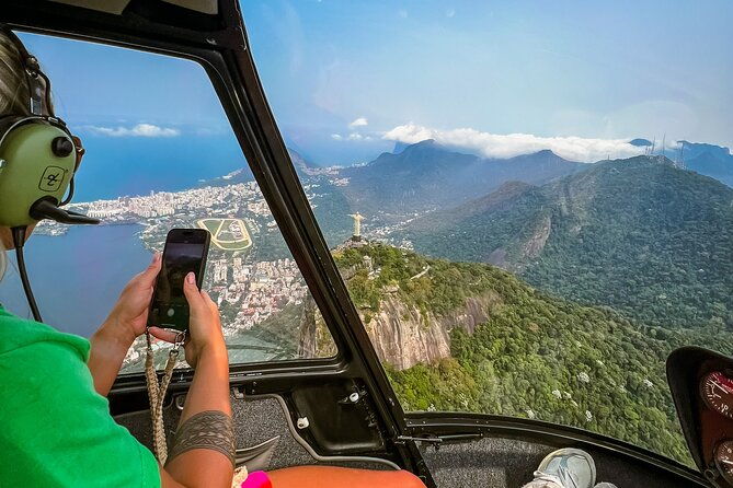 rio-de-janeiro-helicopter-flight-in-christ-the-redeemer-30-min