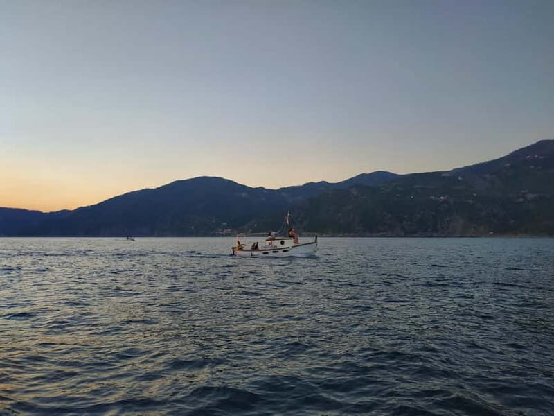 Riomaggiore: Cinque Terre Sunset Tour with Wine & Focaccia - Riomaggiore: Cinque Terre Sunset Tour with Wine & Focaccia — A Complete Guide