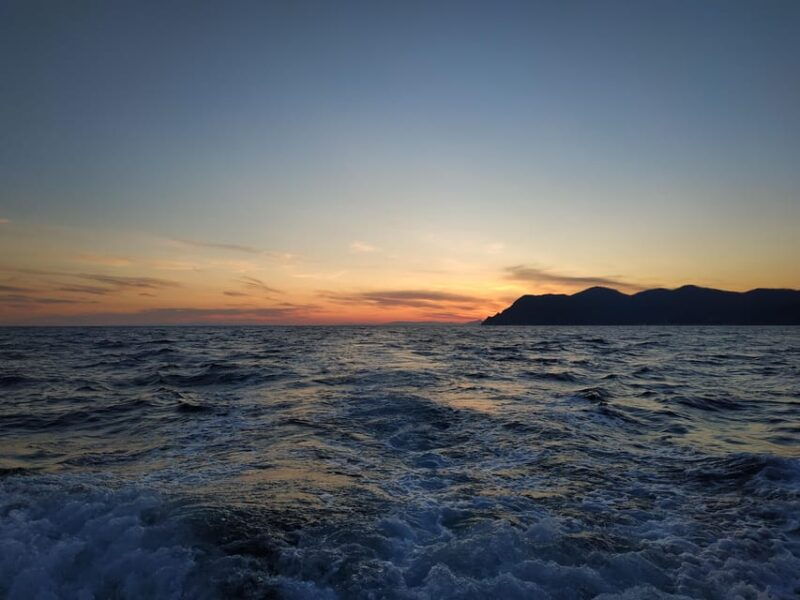 riomaggiore-cinque-terre-sunset-tour-with-wine-focaccia