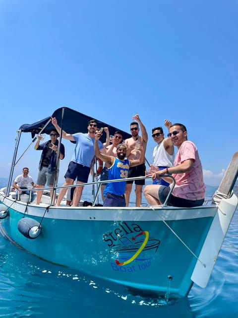 riomaggiore-guided-boat-tour-around-cinque-terre