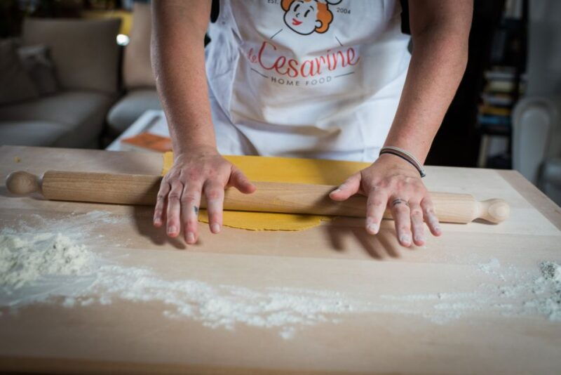 riomaggiore-pasta-and-tiramisu-class-at-a-locals-home