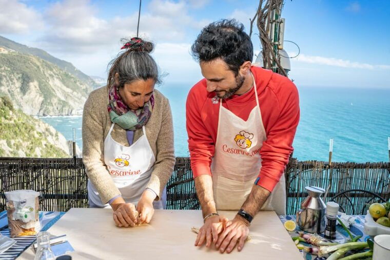 riomaggiore-pasta-and-tiramisu-class-at-a-locals-home