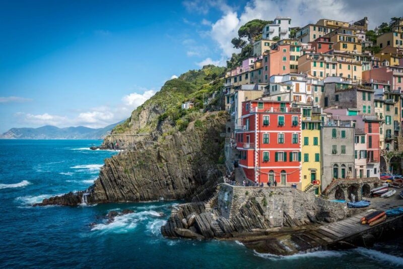 riomaggiore-vineyard-wine-cellar-tour-with-wine-tasting
