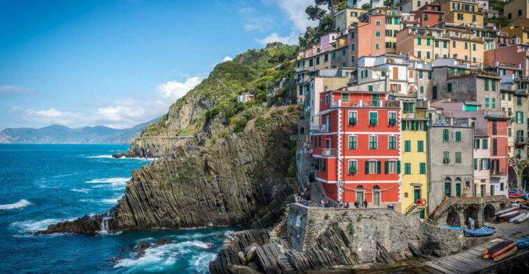 riomaggiore-vineyard-wine-cellar-tour-with-wine-tasting