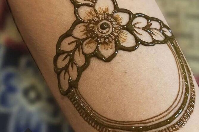 Rishikesh: Traditional Henna Art Making at Home Stay in Tapovan - Key Points