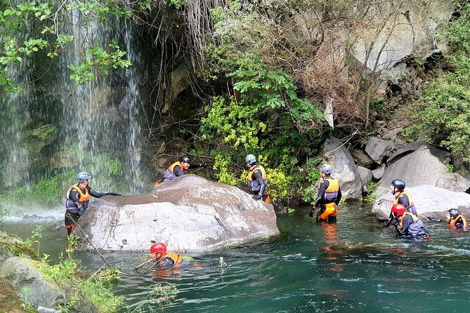 river-jumping-alcantara-gurne