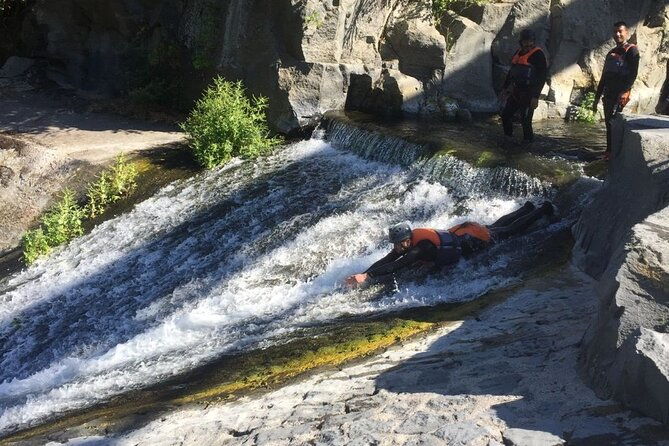 river-jumping-alcantara-gurne