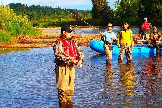 river-rafting-in-alaska-wilderness