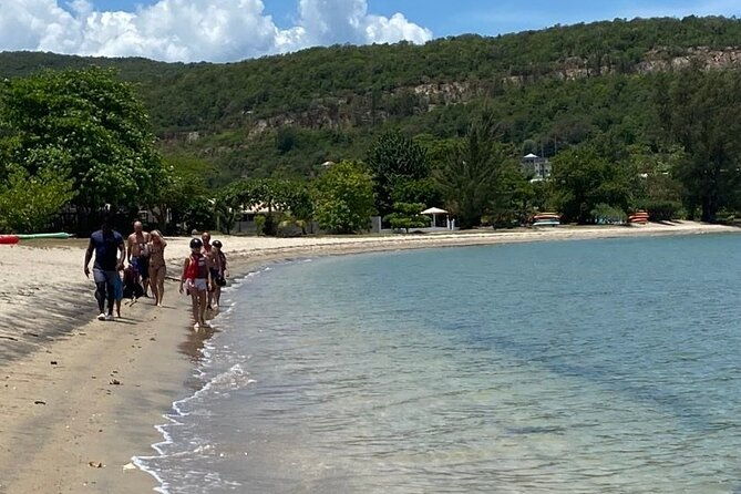 river-rapids-in-jamaica-with-french-tour-guide