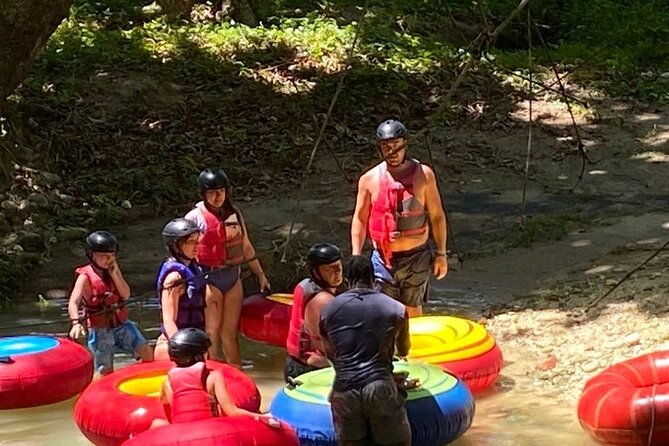 river-rapids-in-jamaica-with-french-tour-guide