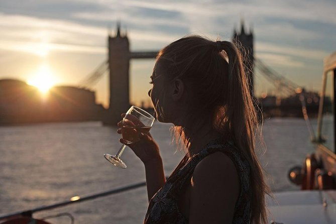 river-thames-evening-cruise-with-sparkling-wine-and-canapes