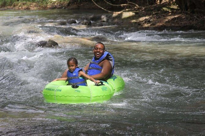 river-tubing-adventure-on-the-rio-bueno-bamboo-beach-club-private-tour