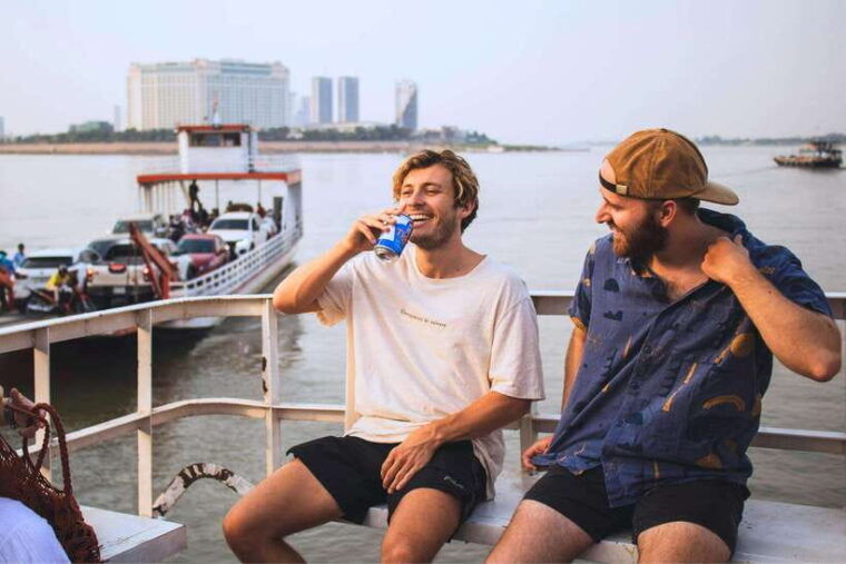 riverside-walking-tour-with-snack-drinks-local-ferry-ride