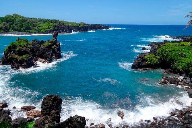 Road to Hana in Mercedes Van: Waterfalls and Black Sand Beach - An In-Depth Look at the Experience