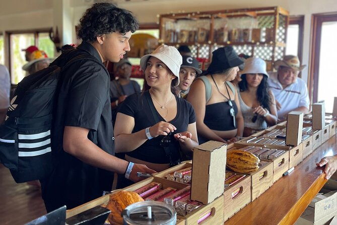 roatan-island-tour-sloth-monkey-eco-park-rum-and-chocolate