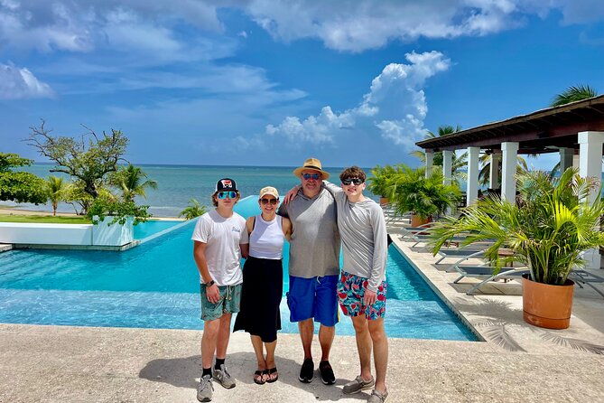 roatan-island-tour-sloth-monkey-eco-park-rum-and-chocolate