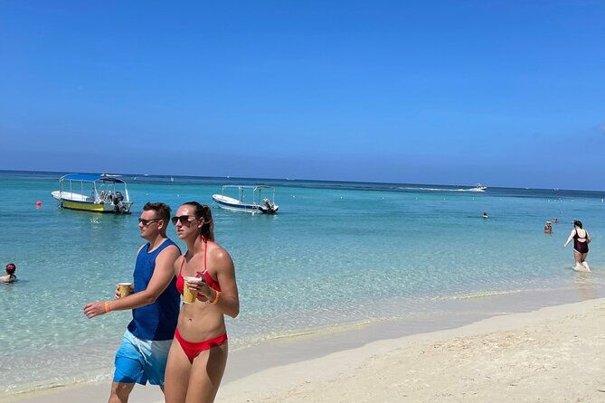 roatan-monkey-sloth-tour-with-chocolate-rum-testing-and-beach