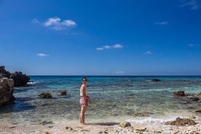 roatan-monkeys-and-sloths-chocolate-rum-tasting-and-beach-time