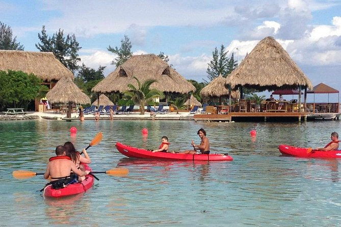 roatan-sea-kayak-snorkel-and-swim