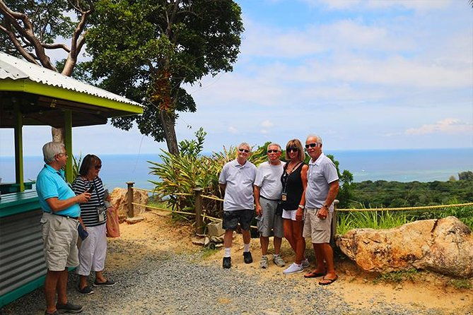 roatan-sightseeing-to-the-chocolate-cameo-cigars-rum-factories