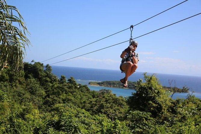 roatan-super-man-zip-line-with-wildlife-eco-park-and-snorkel