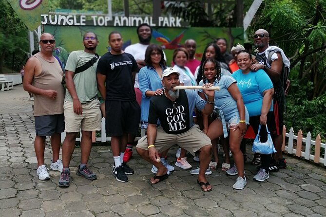 roatan-zipline-adventure-sloths-monkeyschocolate-factory-tour