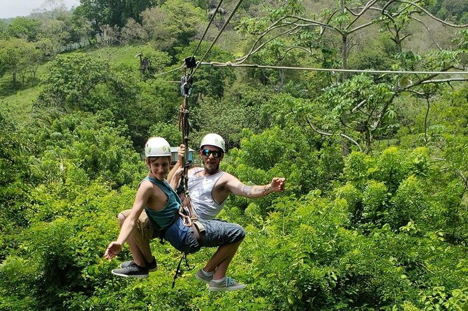 roatan-zipline-sloths-snorkeling-city-tour-chocolate-rum