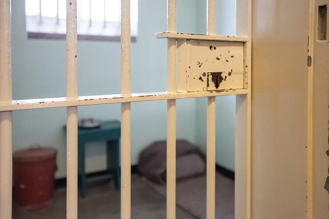 Robben Island Tour - Hotel Pick-Ups & stops at interesting places pre/post tour - What Sets This Tour Apart