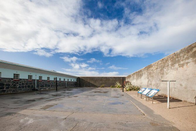 Robben Island Tour - Hotel Pick-Ups & stops at interesting places pre/post tour - Final Thoughts