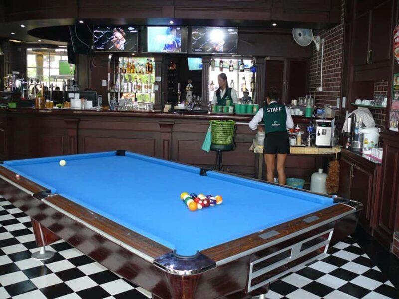 Robin Hood Tavern special 3-Course Meals & table reservation - What is the Robin Hood Tavern Experience?