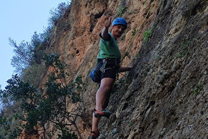 rock-climbing-in-crete-with-a-guide-at-heraklion