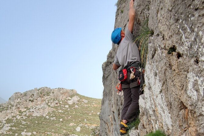 rock-climbing-in-crete-with-a-guide-at-rethymnon-plakias-beach